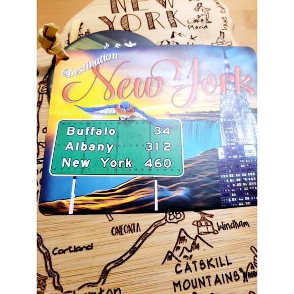 New York State Shaped Bamboo Cutting Board with Landmarks & Destinations - Picture 9 of 12